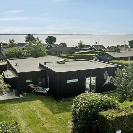 Architect-designed House With Sea Views Ferienhaus