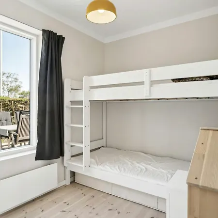 Architect-designed House With Sea Views *