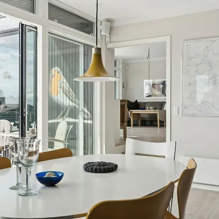 Architect-designed House With Sea Views Ferienhaus *