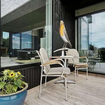 Architect-designed House With Sea Views *