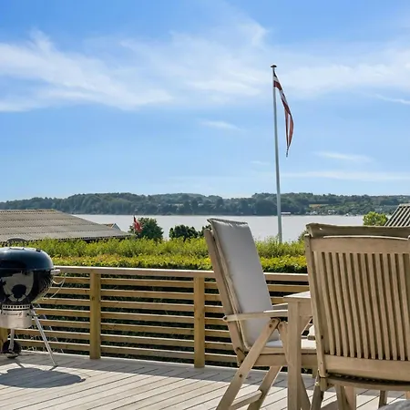 Architect-designed House With Sea Views Semesterbostad *