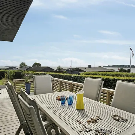 Ferienhaus Architect-designed House With Sea Views *