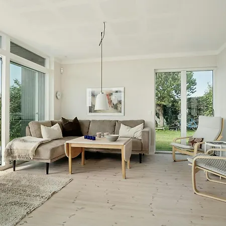 Architect-designed House With Sea Views Ferienhaus *