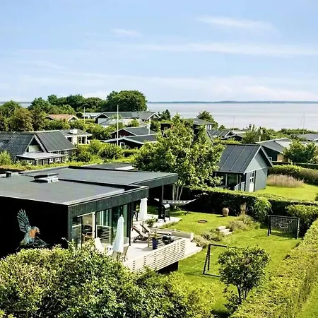 Hébergement de vacances Architect-designed House With Sea Views