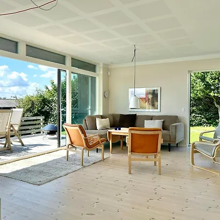 Ferienhaus Architect-designed House With Sea Views Hejls